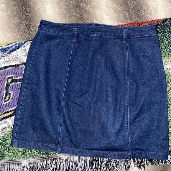 F21 Denim Button up Skirt - Picture 2 of 2